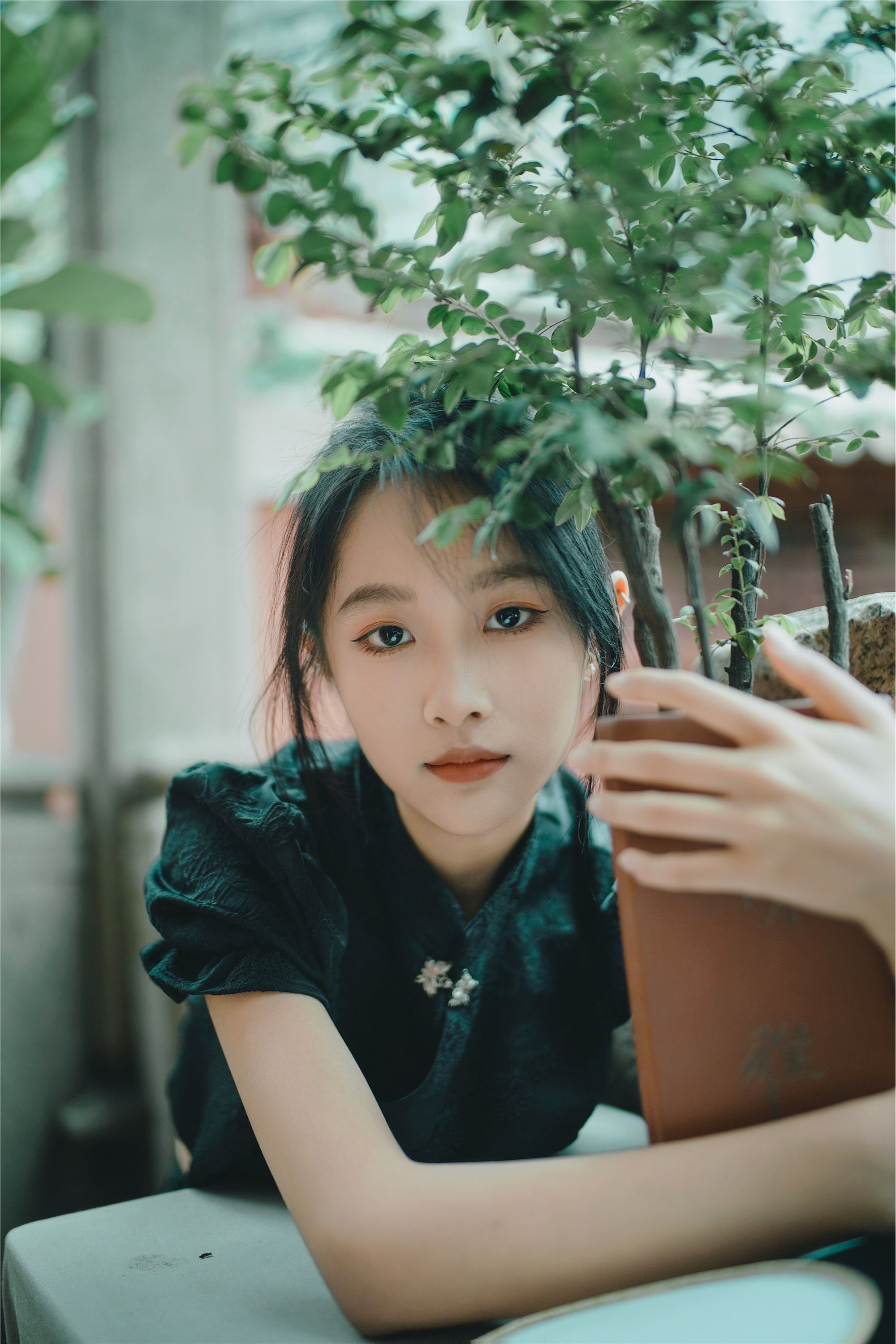 YITUYU艺图语 2025.01.06 娴静犹如花照水 欣欣